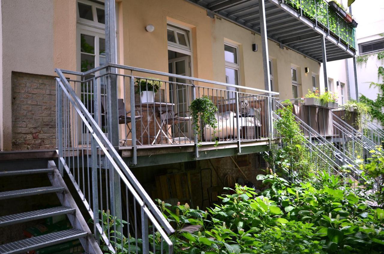 Central Vienna Apartment With Garden View Buitenkant foto