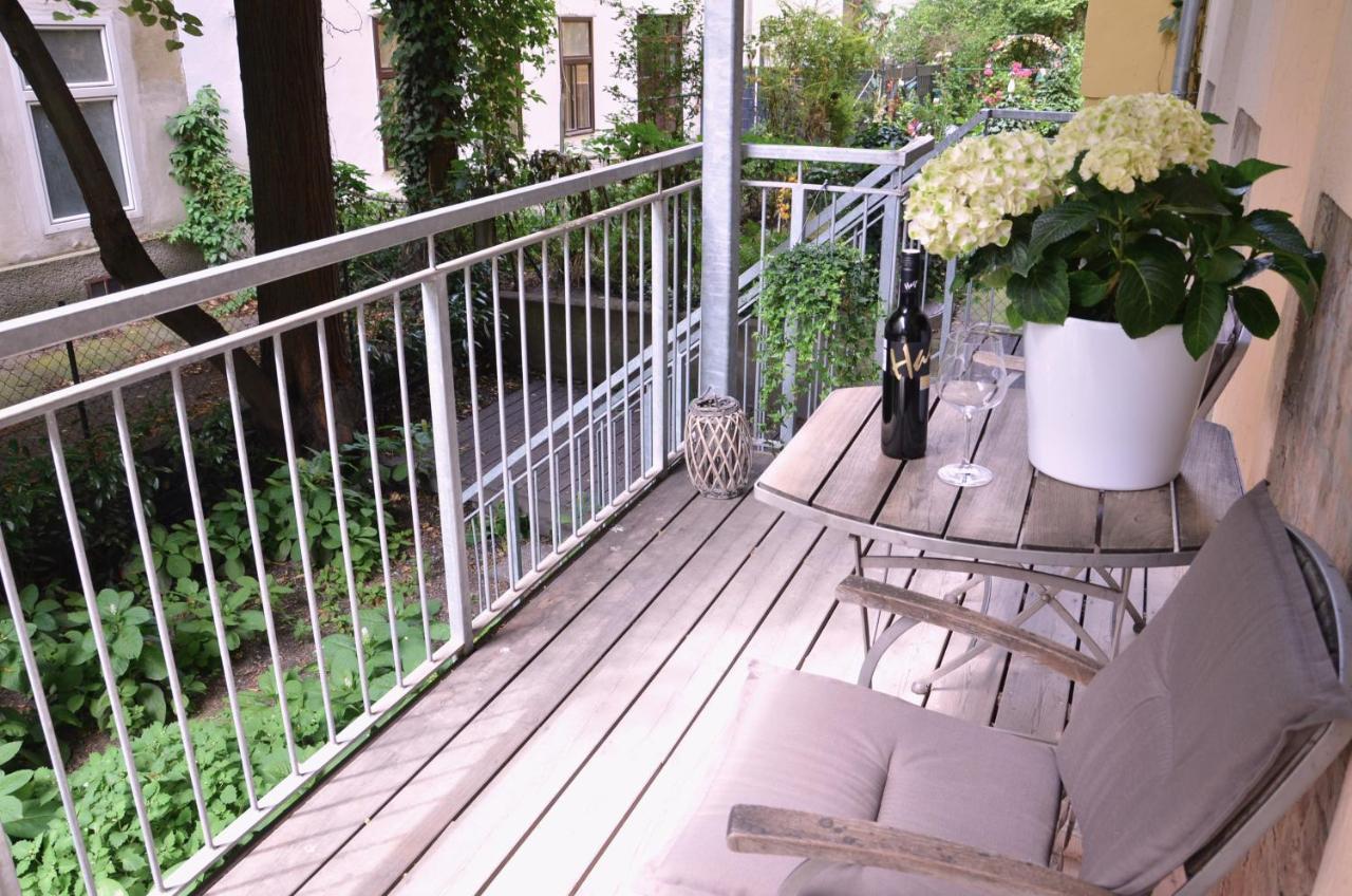 Central Vienna Apartment With Garden View Buitenkant foto